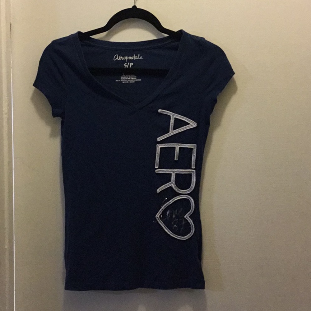 Aero graphic Tee. Navy V neck